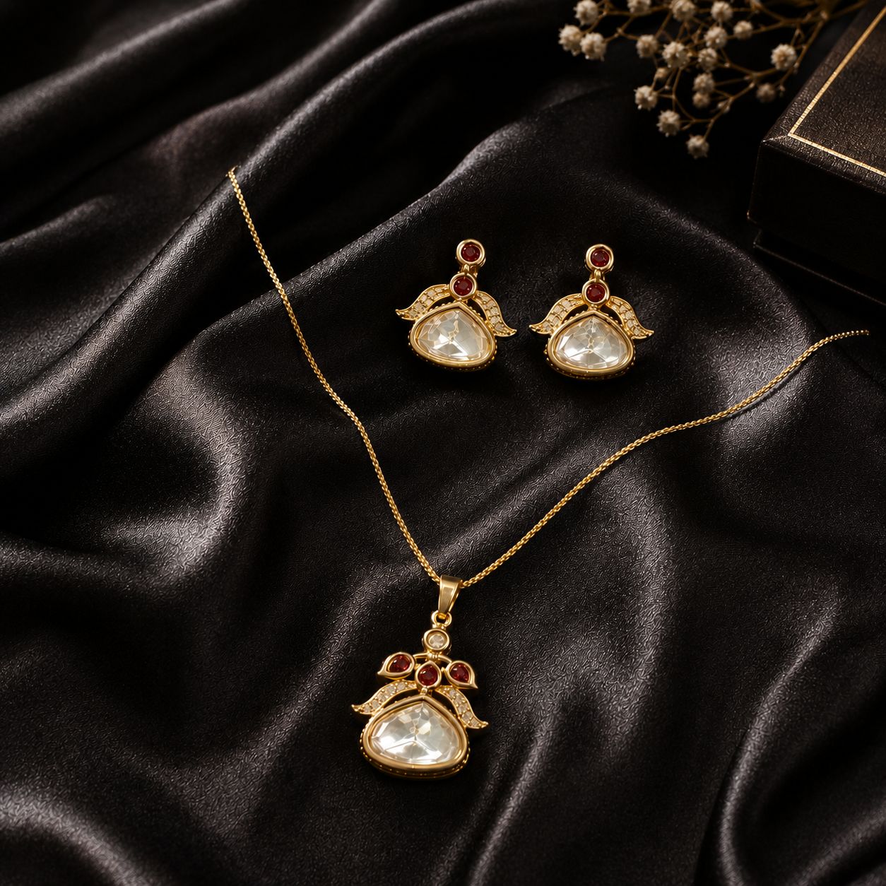 Royal Kundan Grace Jewelry Set